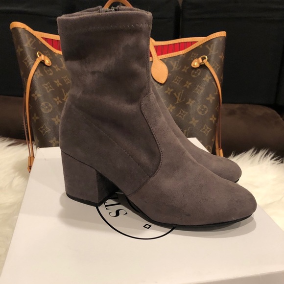 Suede Steve Madden Booties - Picture 1 of 4